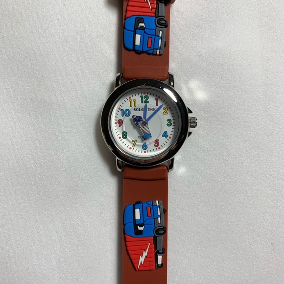 Boy Kids Watch (choose from 8 styles) - Picture 13 of 16
